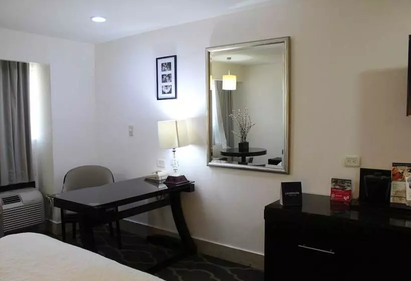 ホテル Wyndham Garden Los Mochis Plaza Inn