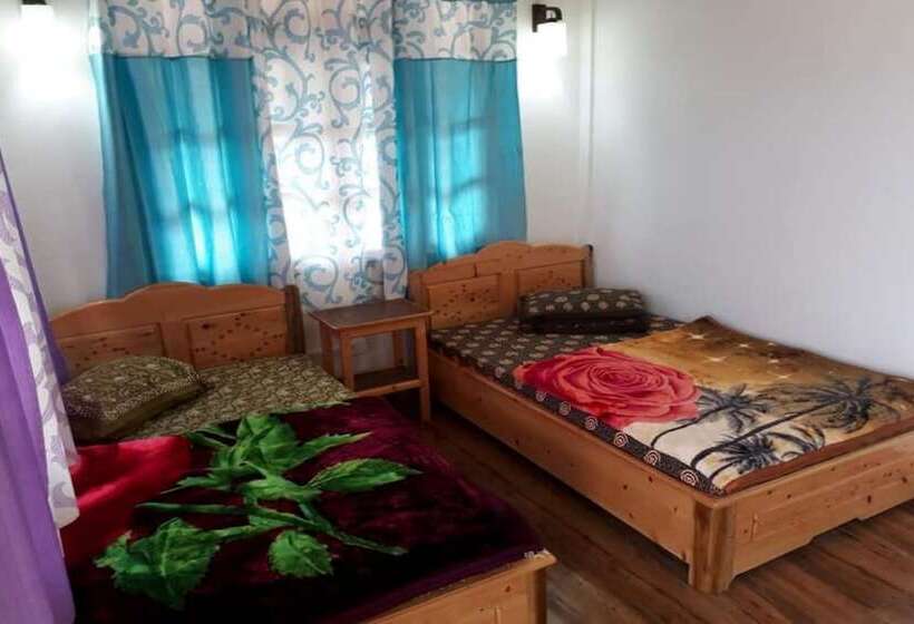 호텔 Goroomgo Lotus Born Homestay Darjeeling