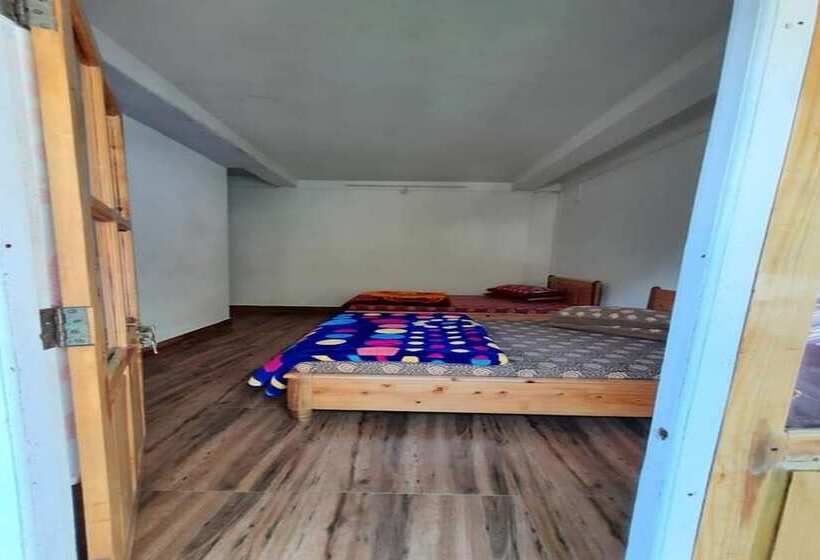 호텔 Goroomgo Lotus Born Homestay Darjeeling