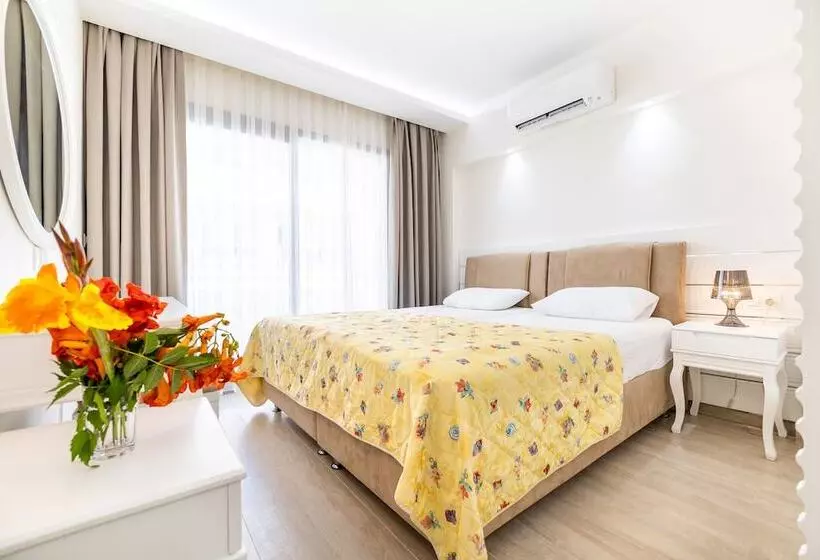 ホテル Princess Kinli Suites