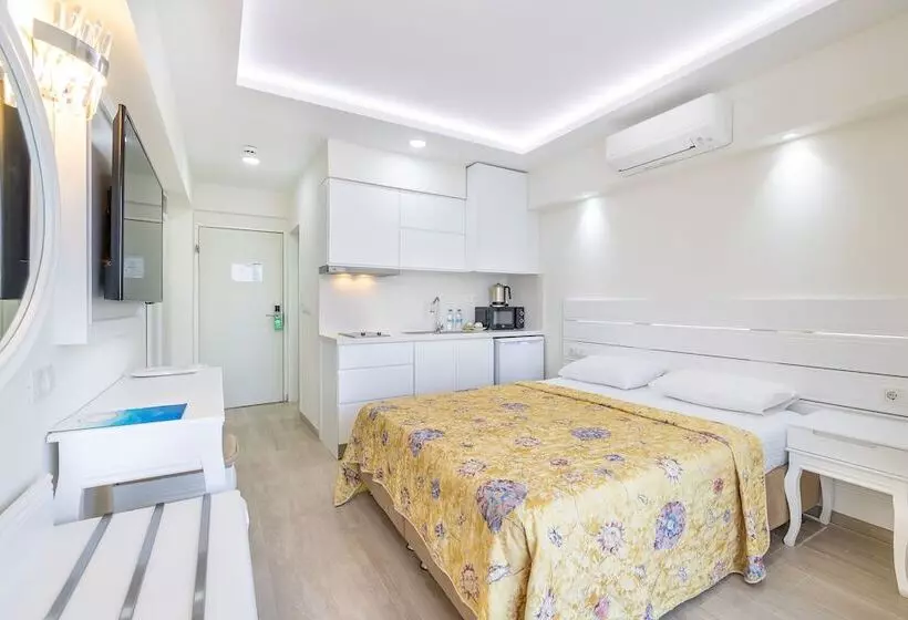 ホテル Princess Kinli Suites