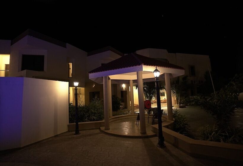 בית מלון כפרי The Sky Imperial Bapu’s Resort