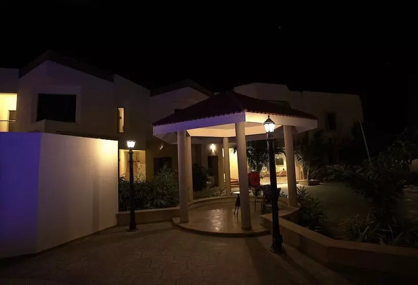 Hotelli The Sky Imperial Bapu’s Resort