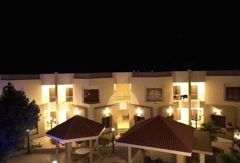 Hotelli The Sky Imperial Bapu’s Resort