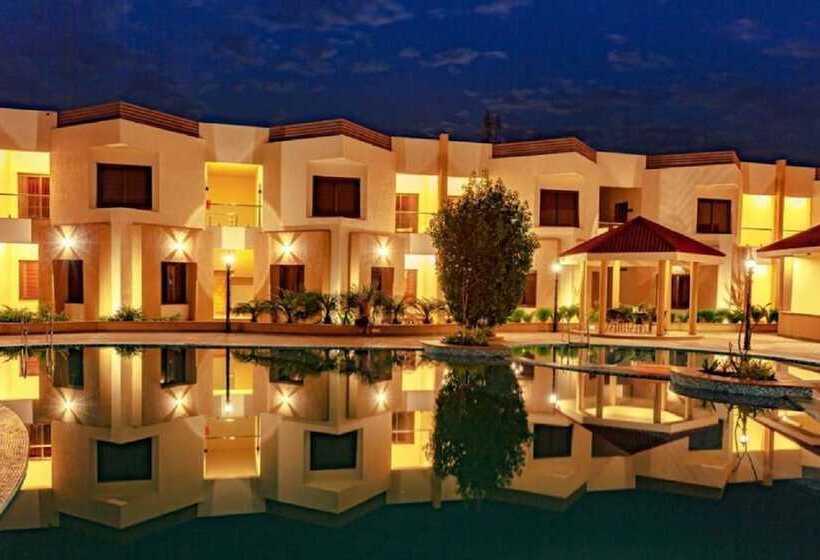 בית מלון כפרי The Sky Imperial Bapu’s Resort