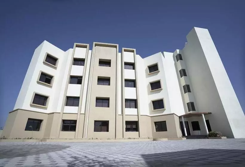 Hotelli The Sky Imperial Bapu’s Resort