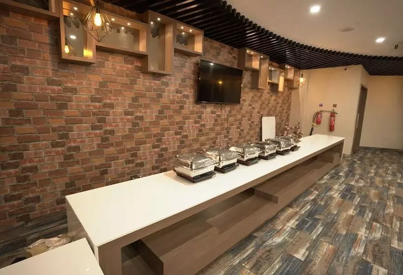 Hotelli The Sky Imperial Bapu’s Resort