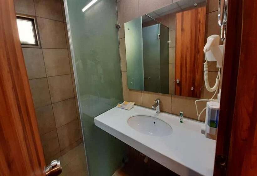 בית מלון כפרי The Sky Imperial Bapu’s Resort