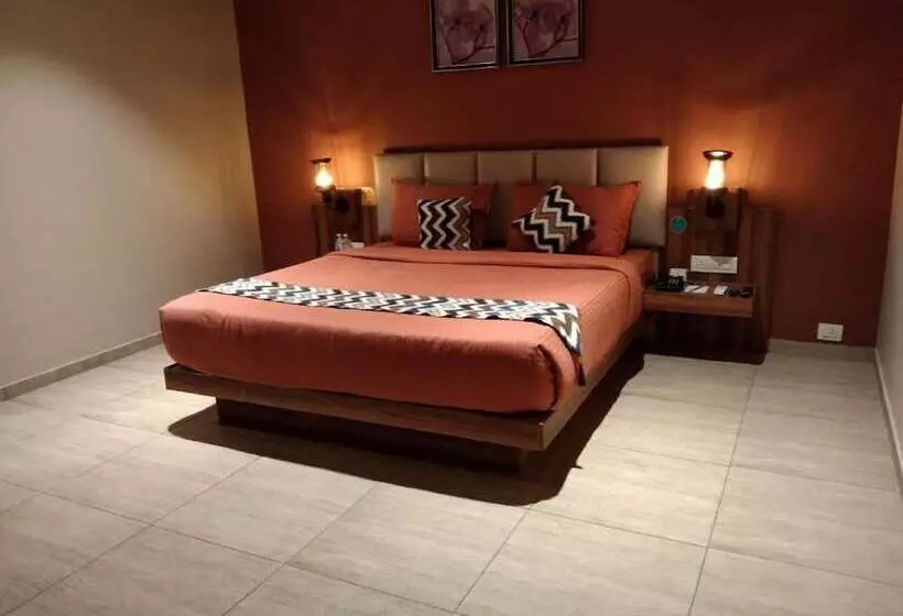 Hotelli The Sky Imperial Bapu’s Resort