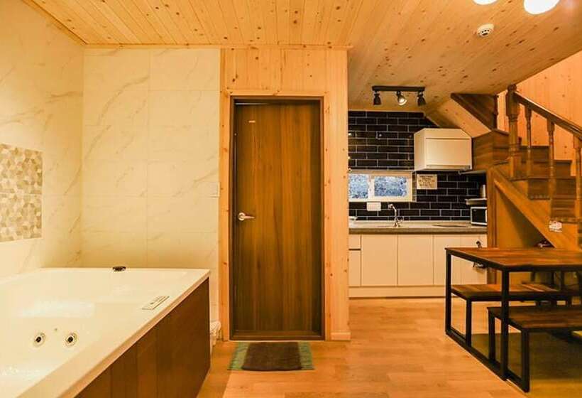 Inje Baekdam Rainbow Pension