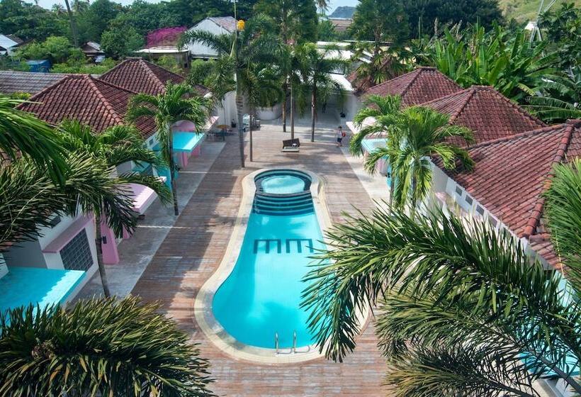 Mad Monkey Kuta Lombok   Hostel