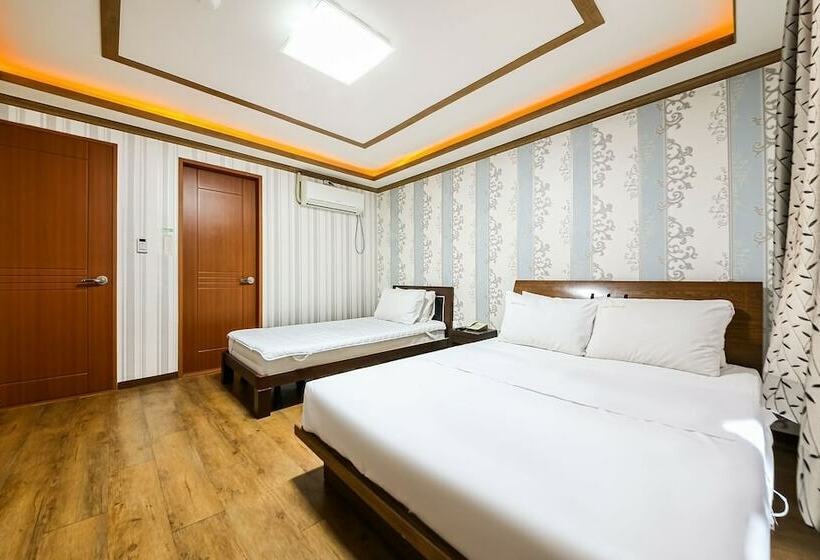 Motel Muan Haetteuneun Eondeok