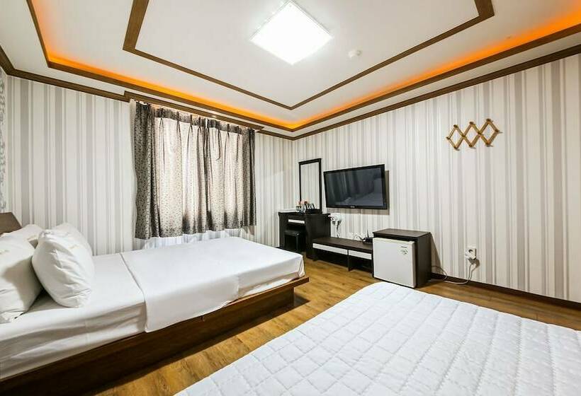 Motel Muan Haetteuneun Eondeok