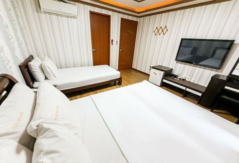Motel Muan Haetteuneun Eondeok