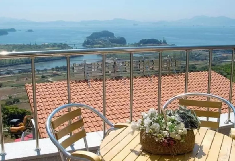 Namhae Camp Haevich Pension