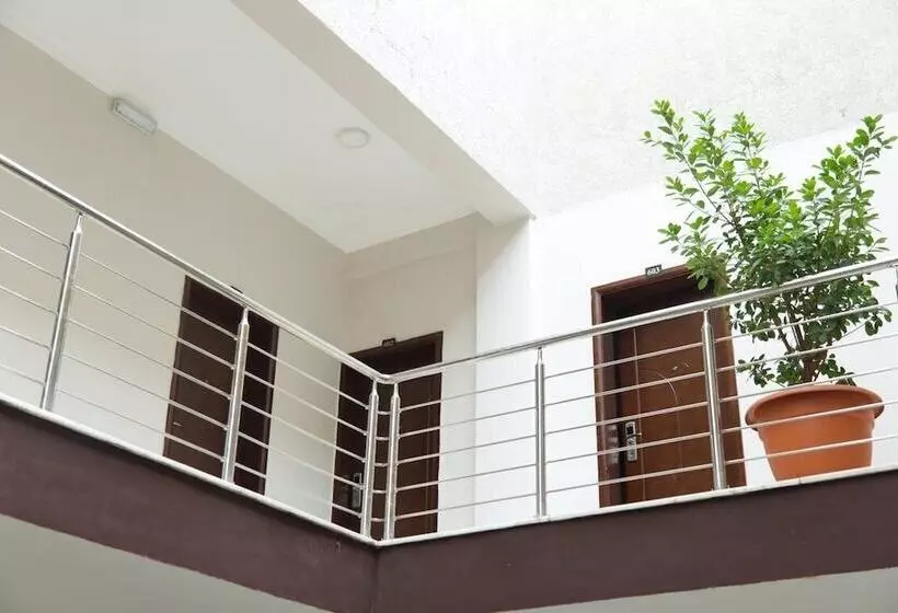 پانسیون Right Guest House