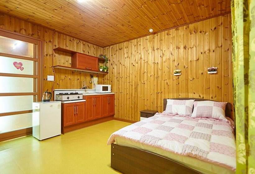 Pocheon Blooming Hill Pension