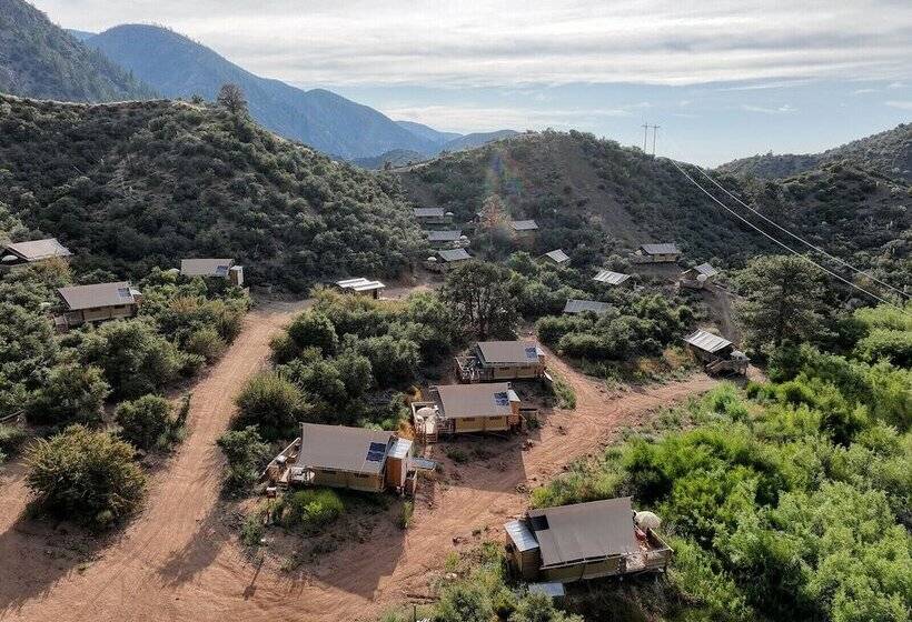 منتجع Huttopia Paradise Springs