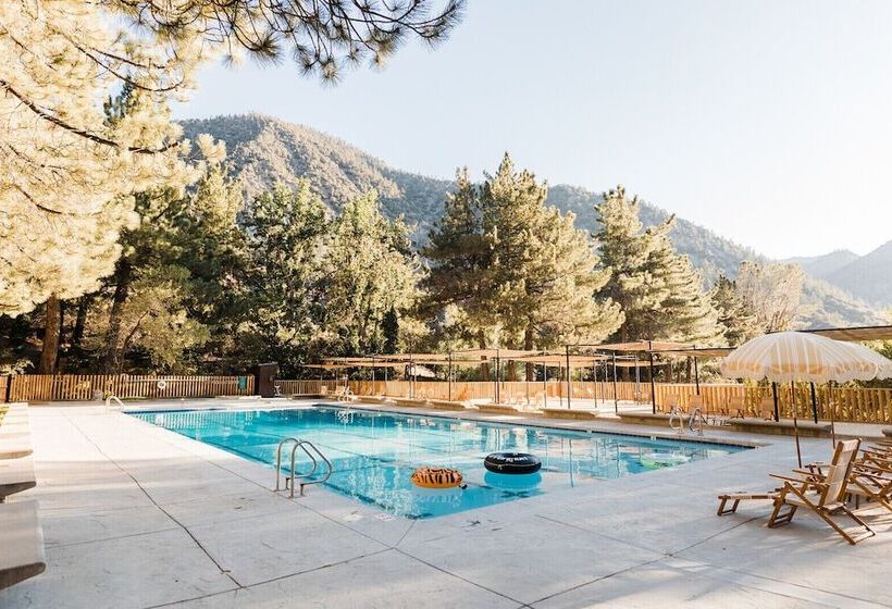 منتجع Huttopia Paradise Springs