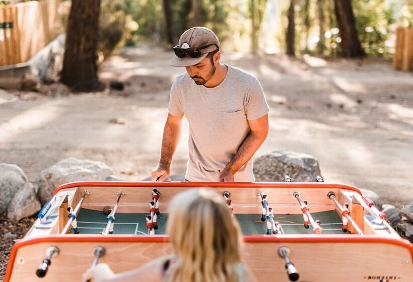 منتجع Huttopia Paradise Springs