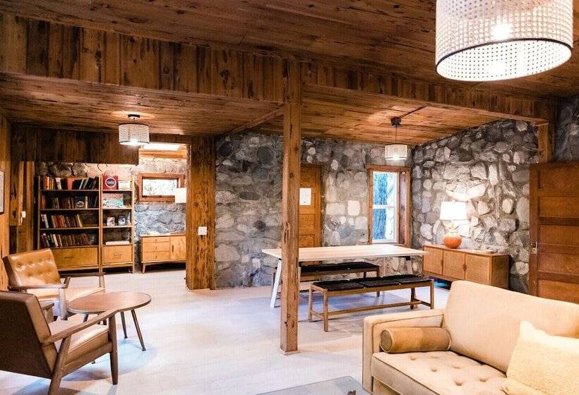 منتجع Huttopia Paradise Springs