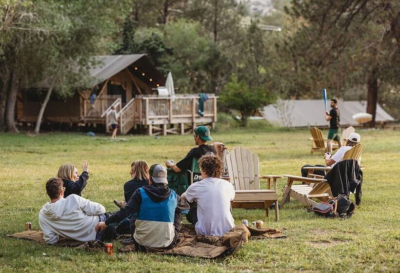 منتجع Huttopia Paradise Springs