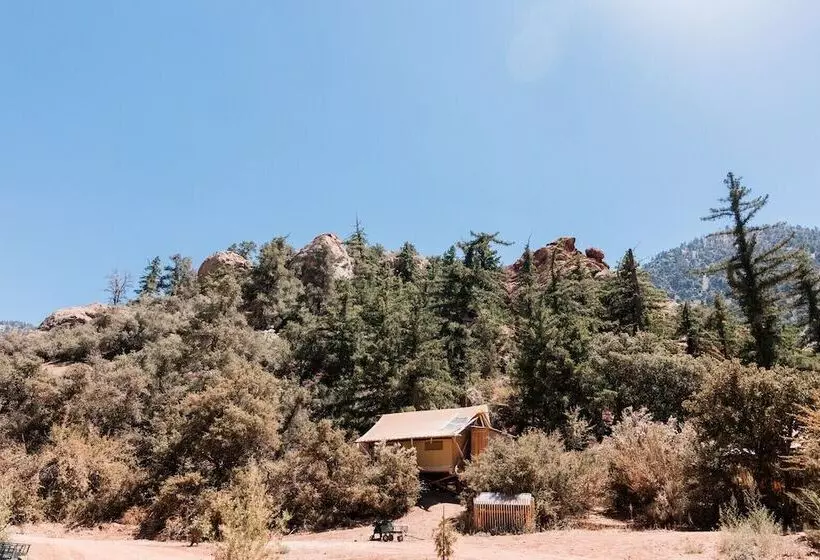 リゾートホテル Huttopia Paradise Springs