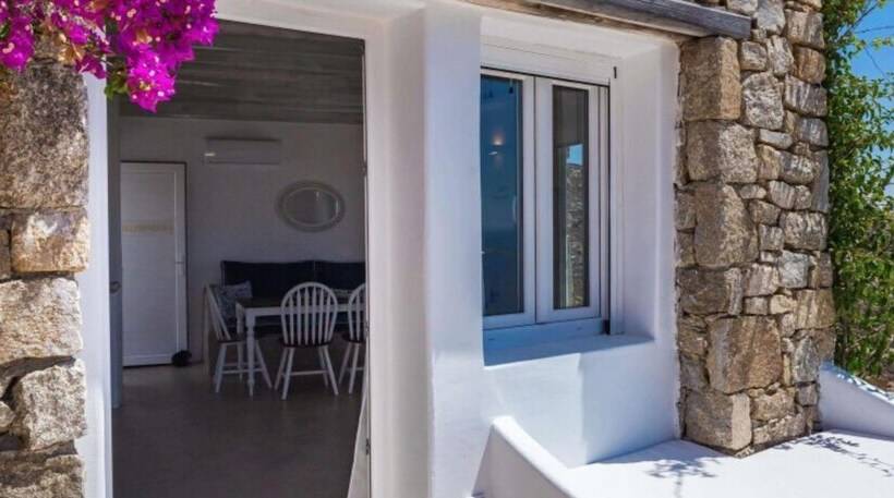 Stunning 2br Cottage With Private Pool In Mykonos