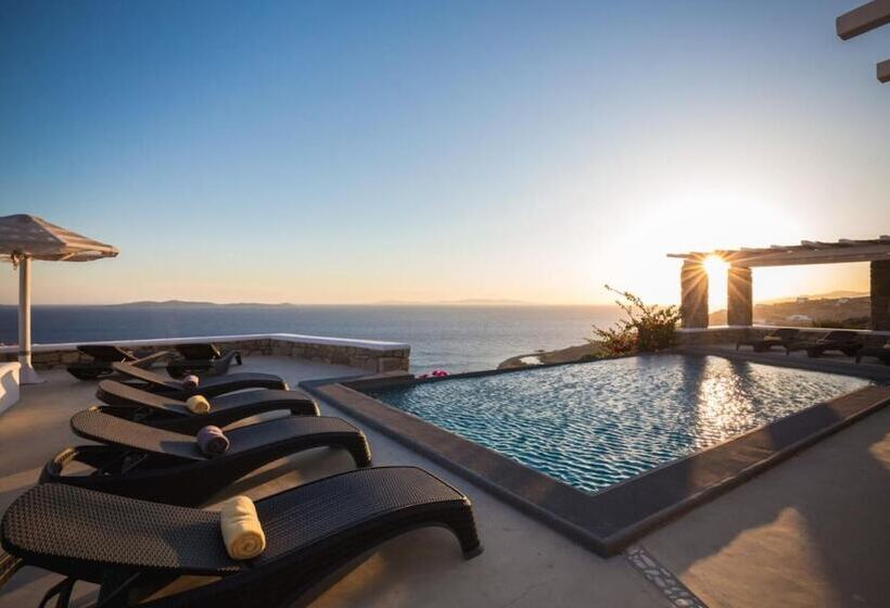 Stunning 2br Cottage With Private Pool In Mykonos