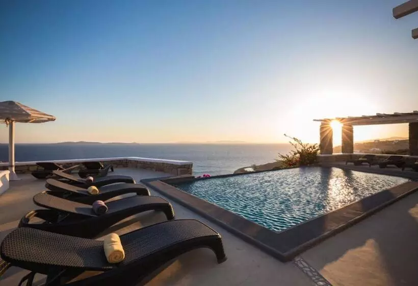 Stunning 2br Cottage With Private Pool In Mykonos