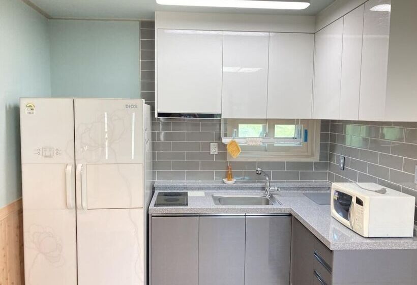 Taean Jiyu Ne Pension