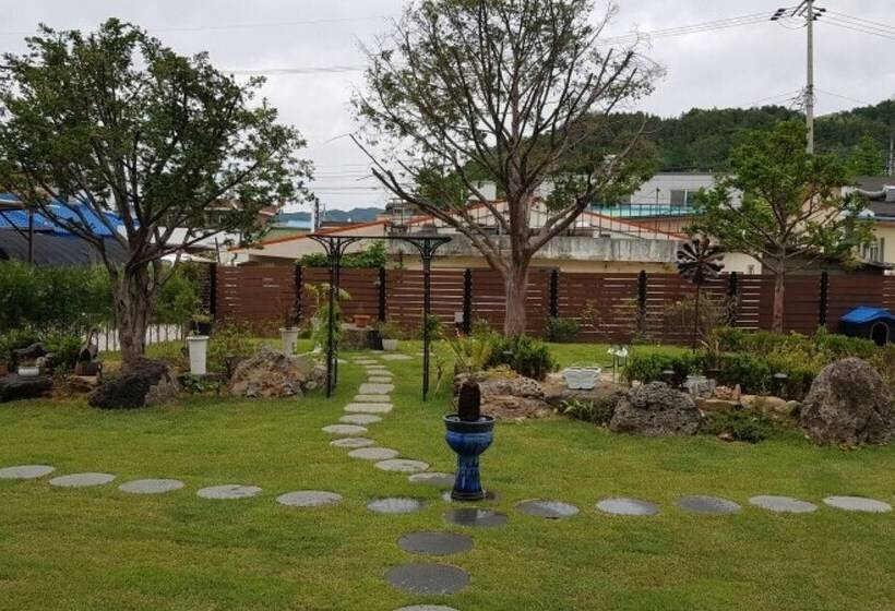 Yanggu Jumoknamu Pension