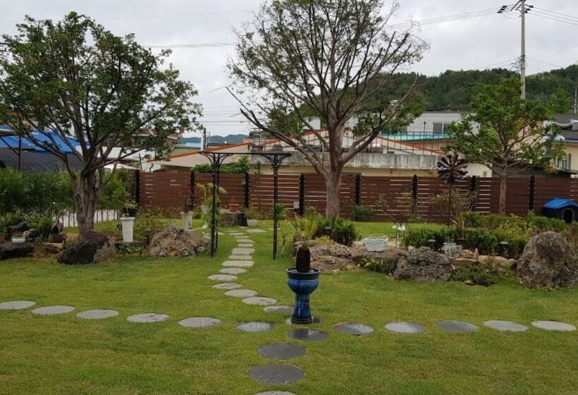 Yanggu Jumoknamu Pension