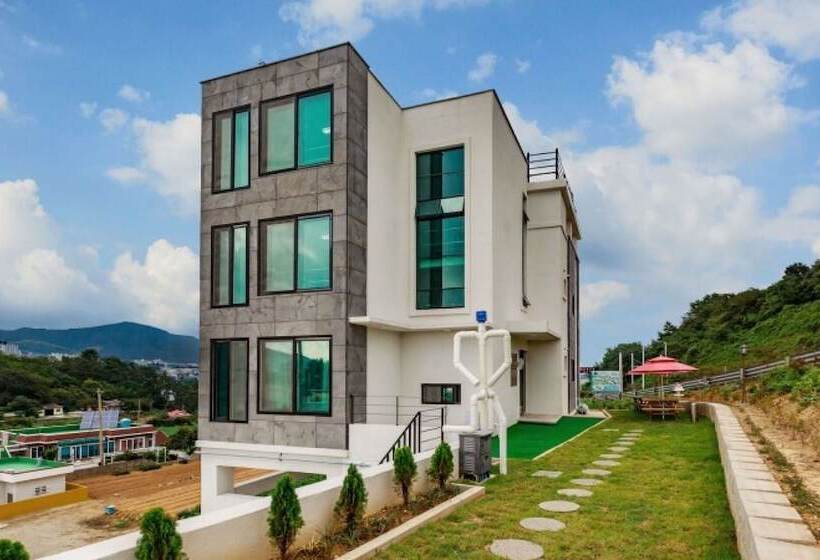 Yeosu Etoile Pension
