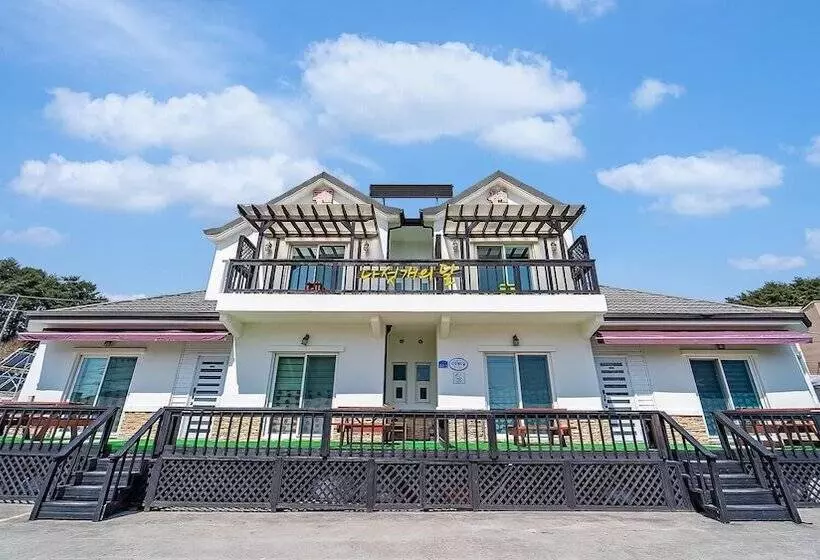 Gangneung Five Moon  Pension