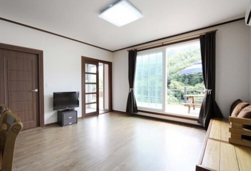 Gapyeong Gangsibong Mirinae Pension