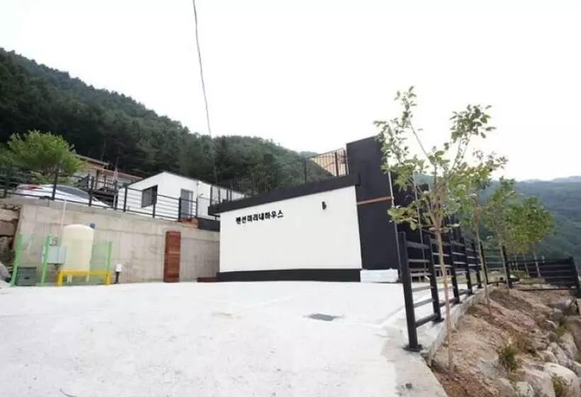 Gapyeong Gangsibong Mirinae Pension
