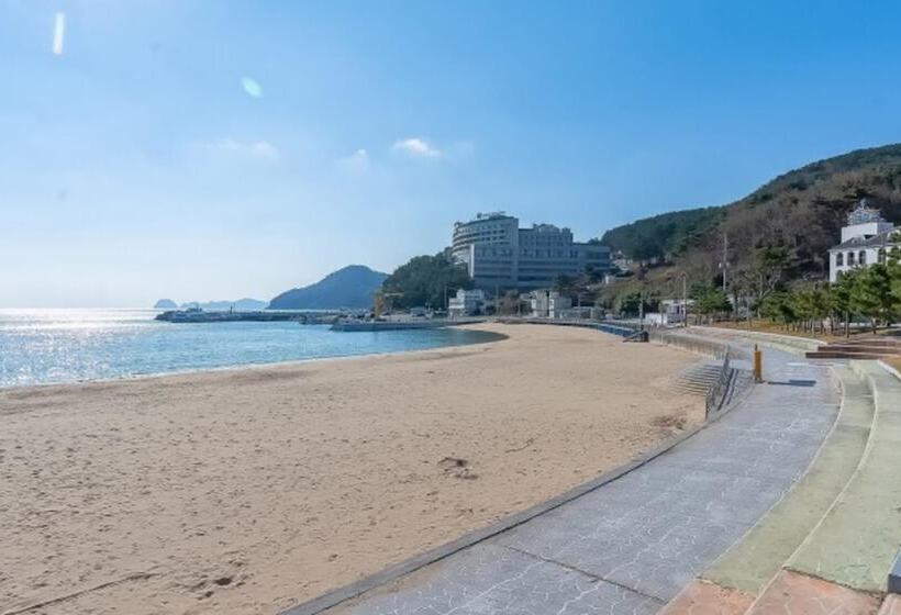 Geojedo Paradise Pension