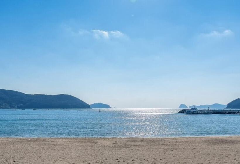 Geojedo Paradise Pension