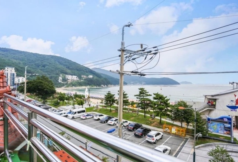 Geojedo Paradise Pension