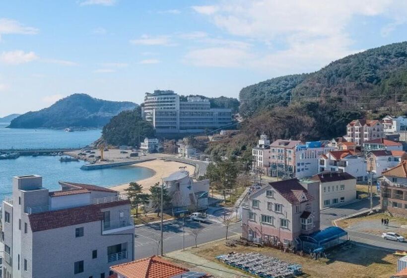 Geojedo Paradise Pension