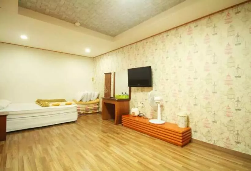 Geojedo Park Munsu Pension