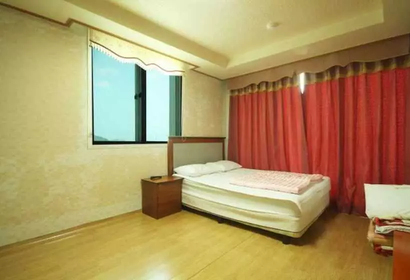 Geojedo Park Munsu Pension