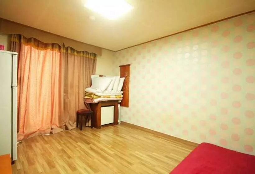Geojedo Park Munsu Pension