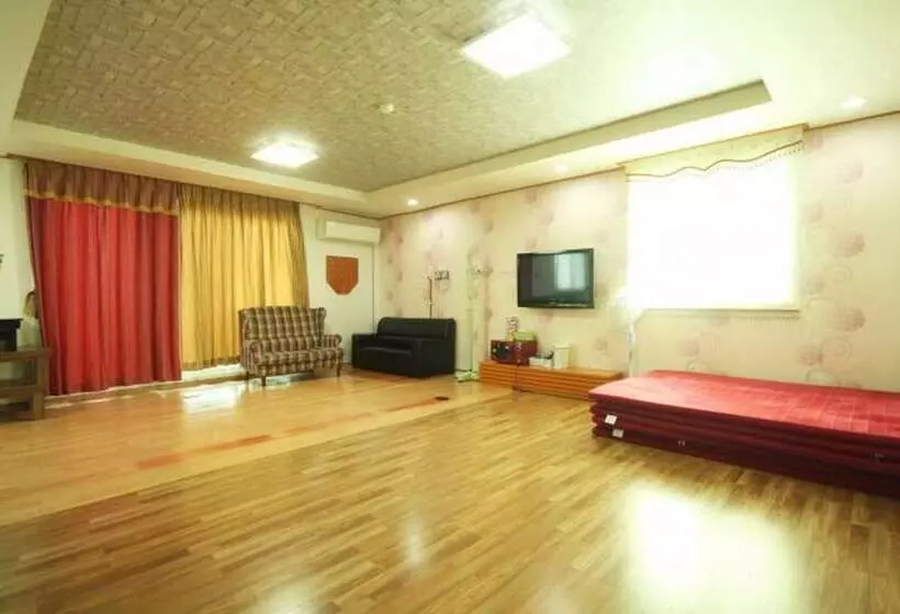 Geojedo Park Munsu Pension