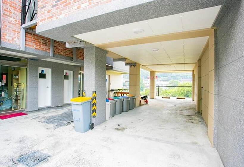 Gongju Donghaksa Moodwa Pension