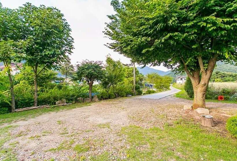 Gongju Donghaksa Moodwa Pension