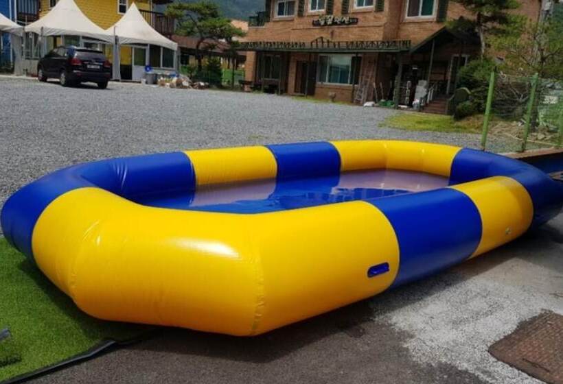 Gongju Donghaksa Moodwa Pension