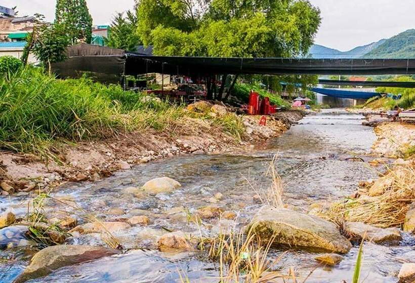 Gongju Donghaksa Moodwa Pension