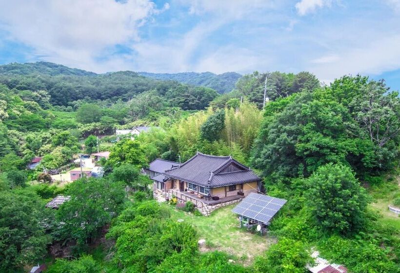 Gyeongju Seokgulam Pension
